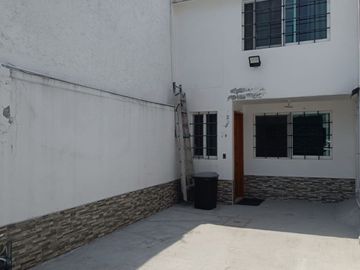 Casa en venta en Colonia Industrial, Gustavo A. Madero  ¡Vive, trabaja y ejercítate en un solo lugar! 🏡💼💪