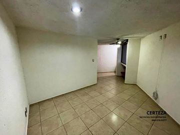 Casa en Venta a Cuadras del Edificio Torres Corzo, El Dorado y Tequis.