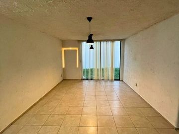 Casa en Venta a Cuadras del Edificio Torres Corzo, El Dorado y Tequis.