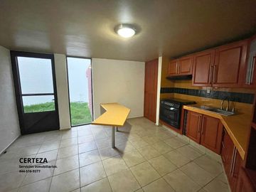 Casa en Venta a Cuadras del Edificio Torres Corzo, El Dorado y Tequis.