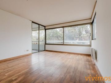 Encantador departamento de 3 dormitorios y 2 baños ubicado en un barrio familiar, cercano a Colegio San Ignacio .