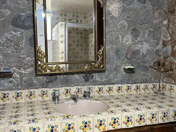 Oportunidad CASA Sola, VENTA para eventos en Cuernavaca-Temixco, zona sur, CESION