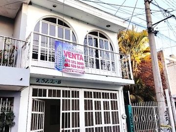 Se vende casa en colonia las carmelitas, en calle paso de la muerte.