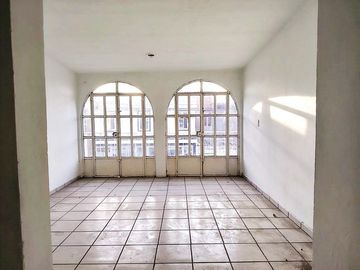 Se vende casa en colonia las carmelitas, en calle paso de la muerte.