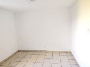 Se vende casa en colonia las carmelitas, en calle paso de la muerte.