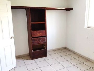 Se vende casa en colonia las carmelitas, en calle paso de la muerte.