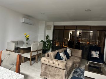 Moderno departamento amoblado en Manta – 3 dormitorios, vista al mar, piscina, parqueadero, pet friendly – Edificio KATAMAR