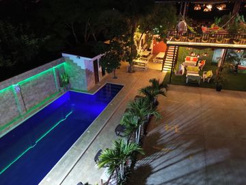 Moderno departamento amoblado en Manta – 3 dormitorios, vista al mar, piscina, parqueadero, pet friendly – Edificio KATAMAR