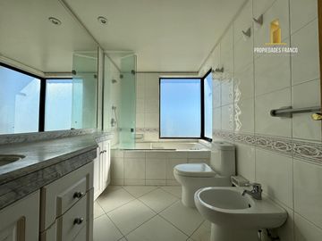 VENDE DEPARTAMENTO EXCLUSIVO EN TERRASOL 4D 3B