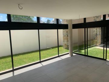 CASA NUEVA EN VENTA O RENTA EN CANCUN EN AVENIDA COLEGIOS