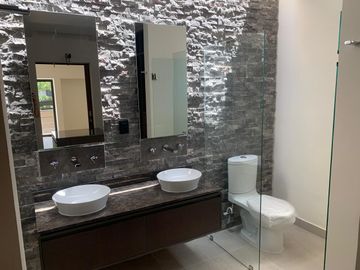 CASA NUEVA EN VENTA O RENTA EN CANCUN EN AVENIDA COLEGIOS