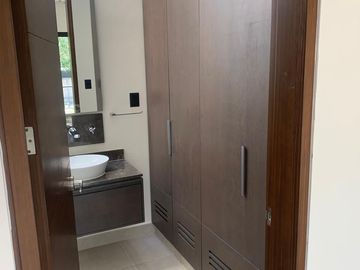 CASA NUEVA EN VENTA O RENTA EN CANCUN EN AVENIDA COLEGIOS