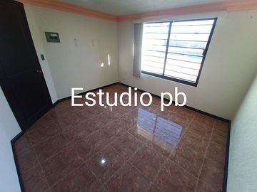 Casa en venta en Zona Plateada, con amplia terraza.