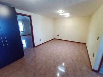 Casa en venta en Zona Plateada, con amplia terraza.