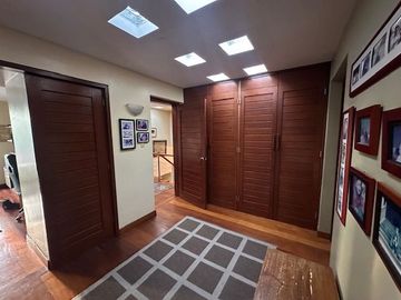 CASA EN VENTA EN SAN ISIDRO CERCA AL PARQUE ACOSTA