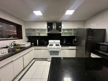 CASA EN VENTA EN SAN ISIDRO CERCA AL PARQUE ACOSTA