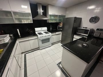 CASA EN VENTA EN SAN ISIDRO CERCA AL PARQUE ACOSTA