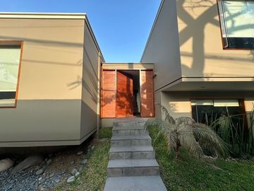 CASA EN VENTA EN SAN ISIDRO CERCA AL PARQUE ACOSTA