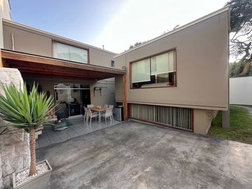 CASA EN VENTA EN SAN ISIDRO CERCA AL PARQUE ACOSTA