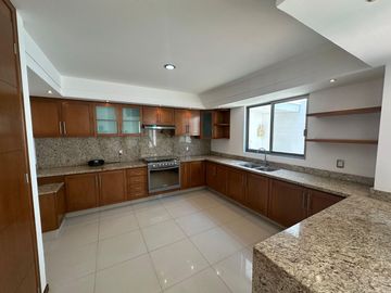 LOS ALMENDROS ZAPOPAN CASA EN VENTA EN COTO PRIVADO CON EXCELENTES ESPACIOS