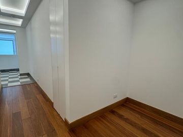 LINDO DEPARTAMENTO AMPLIO DE ESTRENO SAN ISIDRO