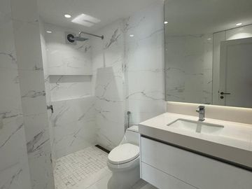 LINDO DEPARTAMENTO AMPLIO DE ESTRENO SAN ISIDRO