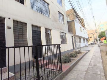 Se Alquila Departamento En Urb. San Hilarión, A Un Paso De La Estación de Tren