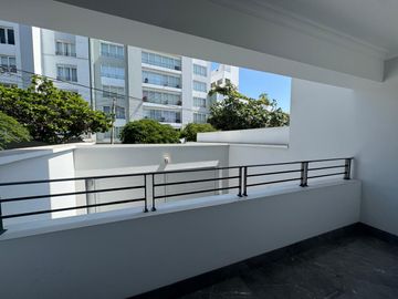 LINDO DEPARTAMENTO DE ESTRENO PRIMER PISO SAN ISIDRO