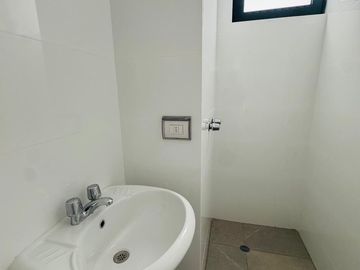 LINDO DEPARTAMENTO DE ESTRENO PRIMER PISO SAN ISIDRO