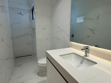 LINDO DEPARTAMENTO DE ESTRENO PRIMER PISO SAN ISIDRO