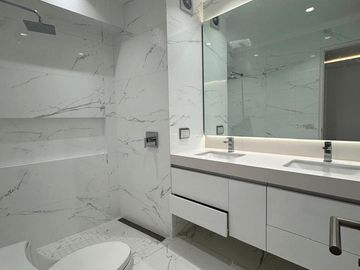 LINDO DEPARTAMENTO DE ESTRENO PRIMER PISO SAN ISIDRO