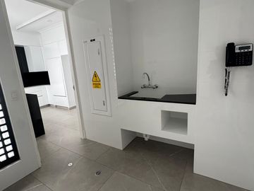 LINDO DEPARTAMENTO DE ESTRENO PRIMER PISO SAN ISIDRO