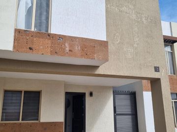 VENTA  RESIDENCIA  EN EXCELENTE ESTADO  Y  MUY BUENA UBICACION