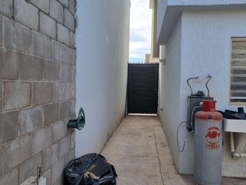 VENTA  RESIDENCIA  EN EXCELENTE ESTADO  Y  MUY BUENA UBICACION