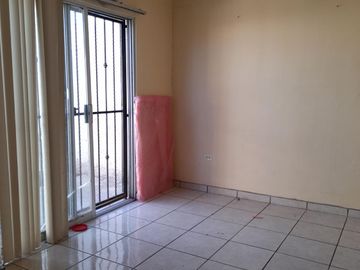 VENTA DE EXCELENTE CASA , AMPLIADA EN VILLAS DE MEDITERRANEO, ZONA PONIENTE