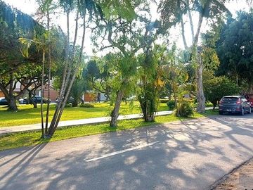 VENDO TERRENO FTE. A LINDO PARQUE, ZONA EXCLUSIVA Y MUY SEGURA IDEAL PARA PROYECTO INMOBILIARIO