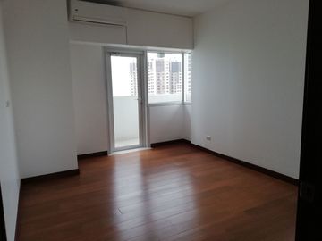 FOR SALE Brand New Unit located at The Royalton at Capitol Commons, Brgy. Oranbo, Pasig City