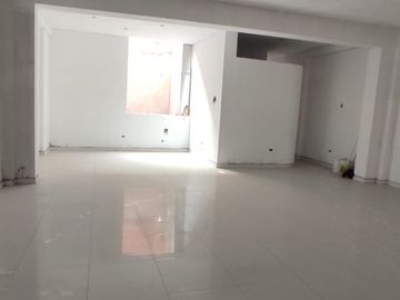 Vendo Local Comercial de 470m2 En Av. Próceres De La Independencia Cerca A La Estación San Carlos. Sjl