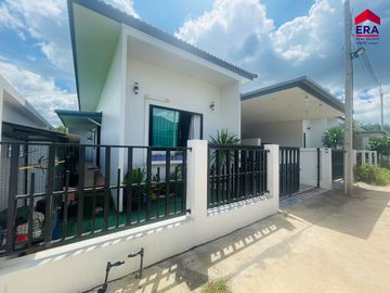 Single-storey twin house near 7-Eleven Tha Thong