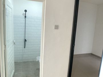 Rumah Ciracas Green, Baru 2/1 LANTAI, Murah Mewah, Kelapa Dua Jaktim Kota Jakarta Timur, Jual Dijual