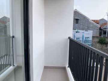 Rumah Ciracas Green, Baru 2/1 LANTAI, Murah Mewah, Kelapa Dua Jaktim Kota Jakarta Timur, Jual Dijual