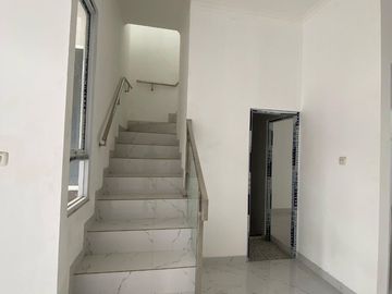 [JALAN 2 MOBIL] Rumah Royale Ciracas,2 LANTAI Baru Mewah Murah Jaktim Kota Jakarta Timur Jual Dijual
