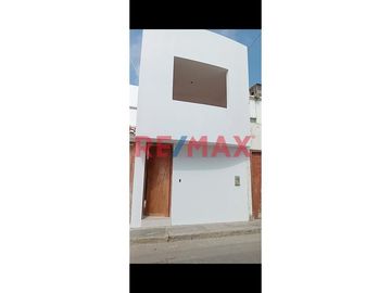 ¡Imperdible! Venta De Casa Nueva De 02 Pisos (Base Para 3 Pisos + Azotea), En Condominio Sol De Chan Chan Altura Colegio Ramon Castilla