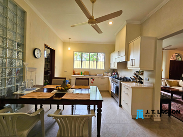𝗙𝗼𝗿 𝗦𝗮𝗹𝗲: 𝟯-𝗕𝗲𝗱𝗿𝗼𝗼𝗺 𝗛𝗼𝘂𝘀𝗲 𝗼𝗻 𝗮 𝟭,𝟲𝟲𝟯 𝘀𝗾𝗺 𝗟𝗼𝘁 𝗶𝗻 𝗗𝘂𝗺𝗮𝗴𝘂𝗲𝘁𝗲 𝗖𝗶𝘁𝘆 – 𝗣𝟮𝟱 𝗠𝗶𝗹𝗹𝗶𝗼𝗻