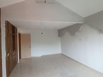 Amplia Casa en Venta Zona Sur privada con Vigilancia 24 horas con amplio jardin