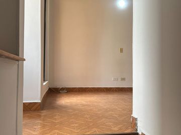 Oportunidad de Inversión - Casa Nivel 2 y 3 en VENTA - Robledo