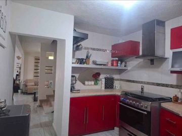VENDO CASA EN FRACC. SIGLO XXI EN 5A. SECCIÓN