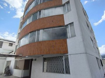 Departamento de venta, sector Albert Einstein, cerca universidad sek, supermaxi, hospital iess