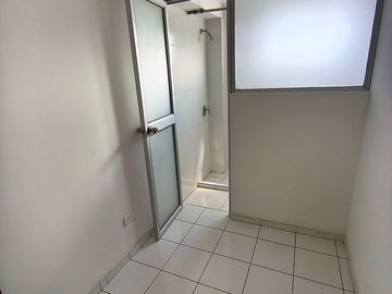 Departamento de venta, sector Albert Einstein, cerca universidad sek, supermaxi, hospital iess
