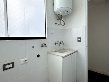 VENTA DE DEPARTAMENTO EN AV GENERAL CORDOVA - MIRAFLORES